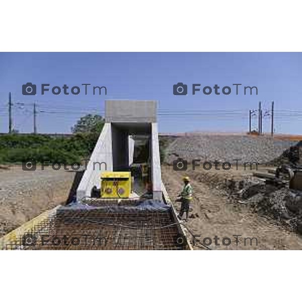 Tiziano Manzoni/LaPresse 5-7- 2025 Italia Cronaca Bergamosopralluogo stampa per illustrare l’avvio del cantiere di realizzazione del 2 sottopassi ciclopedonali Parco Ovest 1 e Parco Ovest 2, con l’inizio della spinta del tunnel. Ne parlerà l’assessore alla riqualificazione urbana Francesco Valesini con i tecnici.
