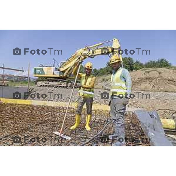 Tiziano Manzoni/LaPresse 5-7- 2025 Italia Cronaca Bergamosopralluogo stampa per illustrare l’avvio del cantiere di realizzazione del 2 sottopassi ciclopedonali Parco Ovest 1 e Parco Ovest 2, con l’inizio della spinta del tunnel. Ne parlerà l’assessore alla riqualificazione urbana Francesco Valesini con i tecnici.