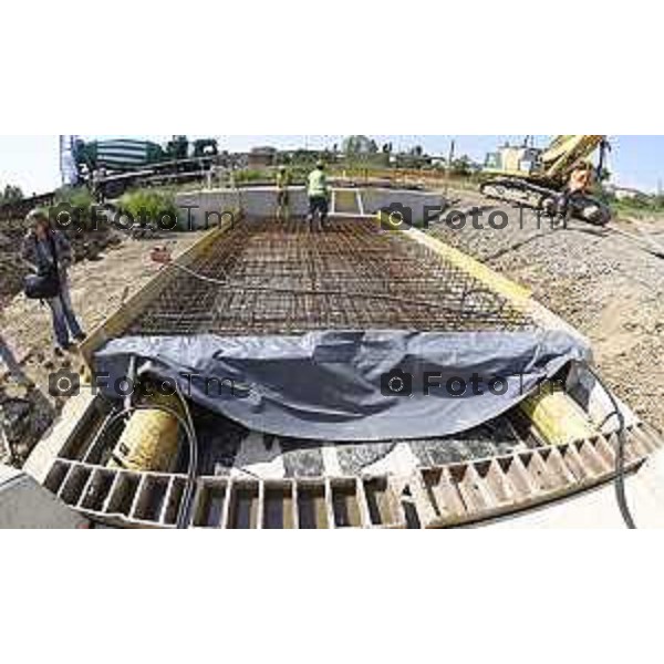 Tiziano Manzoni/LaPresse 5-7- 2025 Italia Cronaca Bergamosopralluogo stampa per illustrare l’avvio del cantiere di realizzazione del 2 sottopassi ciclopedonali Parco Ovest 1 e Parco Ovest 2, con l’inizio della spinta del tunnel. Ne parlerà l’assessore alla riqualificazione urbana Francesco Valesini con i tecnici.