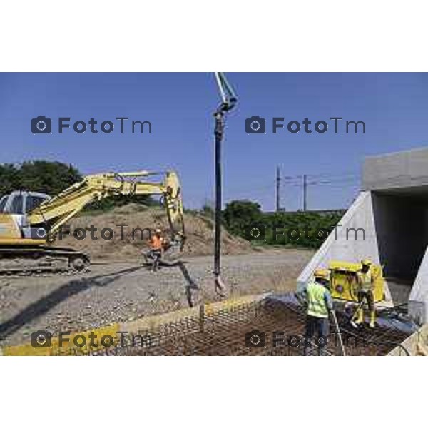 Tiziano Manzoni/LaPresse 5-7- 2025 Italia Cronaca Bergamosopralluogo stampa per illustrare l’avvio del cantiere di realizzazione del 2 sottopassi ciclopedonali Parco Ovest 1 e Parco Ovest 2, con l’inizio della spinta del tunnel. Ne parlerà l’assessore alla riqualificazione urbana Francesco Valesini con i tecnici.