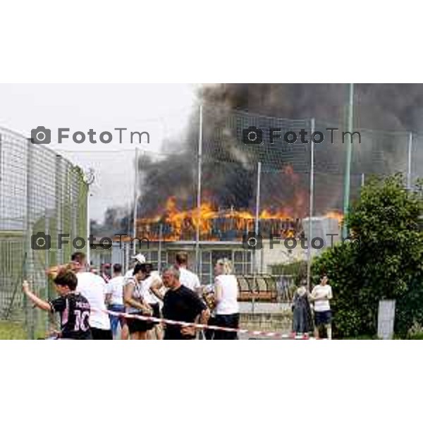 Tiziano Manzoni/LaPresse 14-8 2025 Italia Cronaca Bergamo Ghisalba BG incendio piscine dopo la fine dei lavori