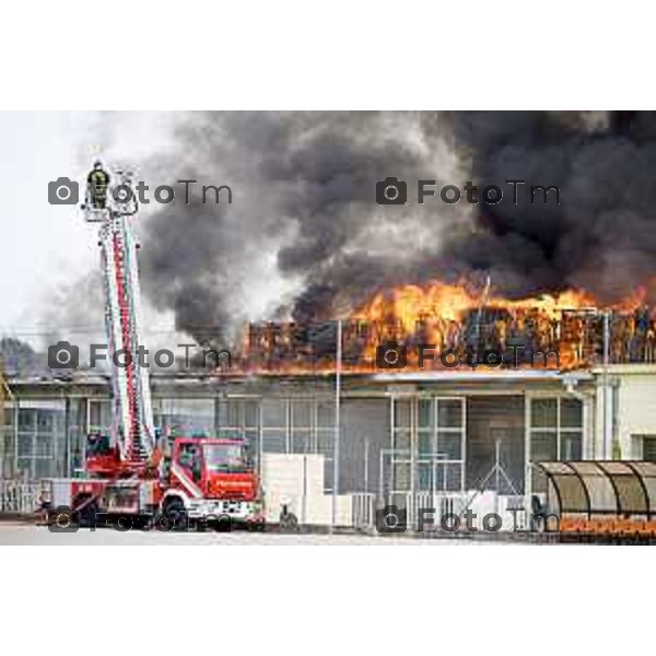 Tiziano Manzoni/LaPresse 14-8 2025 Italia Cronaca Bergamo Ghisalba BG incendio piscine dopo la fine dei lavori