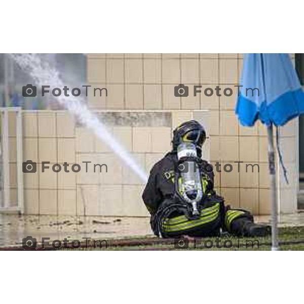Tiziano Manzoni/LaPresse 14-8 2025 Italia Cronaca Bergamo Ghisalba BG incendio piscine dopo la fine dei lavori