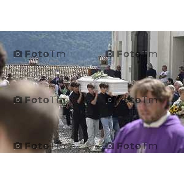 Tiziano Manzoni/LaPresse 23-8- 2025 Italia Cronaca BergamoMatilde Valeri Clusonel funerale della ragazza stroncata da un’embolia polmonare mentre era in vacanza con la famiglia.