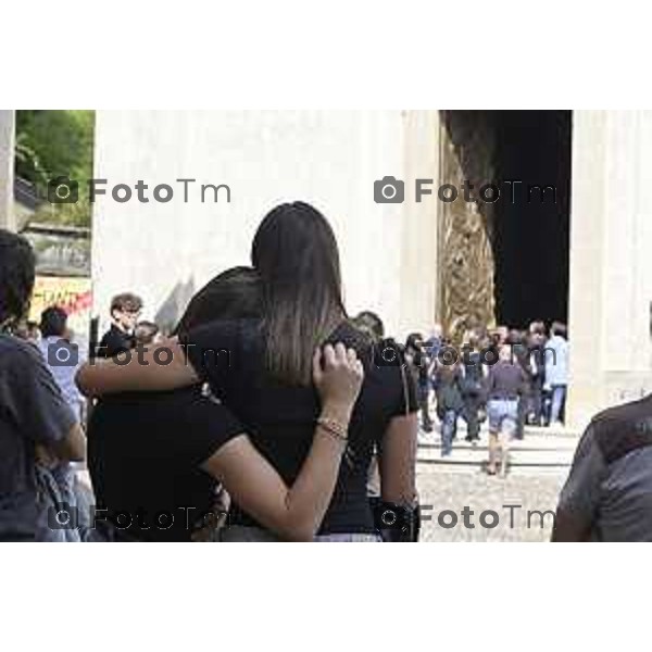 Tiziano Manzoni/LaPresse 23-8- 2025 Italia Cronaca BergamoMatilde Valeri Clusonel funerale della ragazza stroncata da un’embolia polmonare mentre era in vacanza con la famiglia.