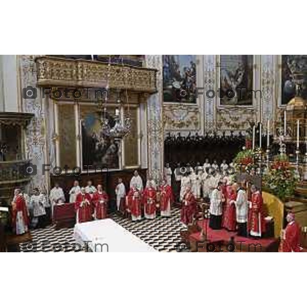 Tiziano Manzoni/LaPresse 26-08 2025 Italia Cronaca Bergamo Sant’Alessandro, patrono della città Messa con il Vescovo Beschi Monsignor Bonicelli e gruppi folcloristici bolivia macedoni montengro