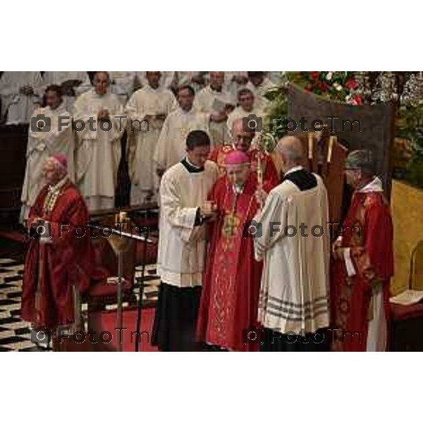 Tiziano Manzoni/LaPresse 26-08 2025 Italia Cronaca Bergamo Sant’Alessandro, patrono della città Messa con il Vescovo Beschi Monsignor Bonicelli e gruppi folcloristici bolivia macedoni montengro