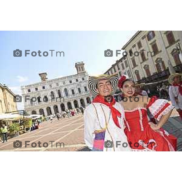 Tiziano Manzoni/LaPresse 26-08 2025 Italia Cronaca Bergamo Sant’Alessandro, patrono della città Messa con il Vescovo Beschi Monsignor Bonicelli e gruppi folcloristici bolivia macedoni montengro