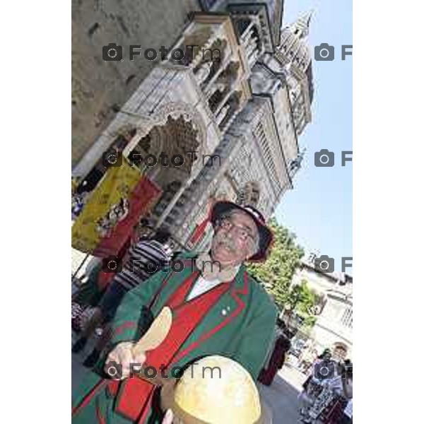 Tiziano Manzoni/LaPresse 26-08 2025 Italia Cronaca Bergamo Sant’Alessandro, patrono della città Messa con il Vescovo Beschi Monsignor Bonicelli e gruppi folcloristici bolivia macedoni montengro Raffaele Tintori Giupi