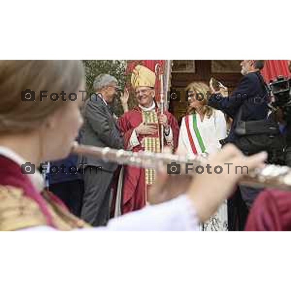Tiziano Manzoni/LaPresse 26-08 2025 Italia Cronaca Bergamo Sant’Alessandro, patrono della città Messa con il Vescovo Beschi Monsignor Bonicelli e gruppi folcloristici bolivia macedoni montengro