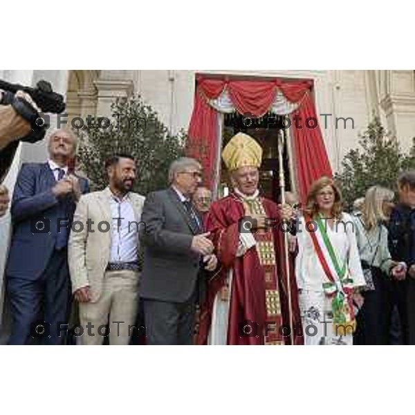Tiziano Manzoni/LaPresse 26-08 2025 Italia Cronaca Bergamo Sant’Alessandro, patrono della città Messa con il Vescovo Beschi Monsignor Bonicelli e gruppi folcloristici bolivia macedoni montengro