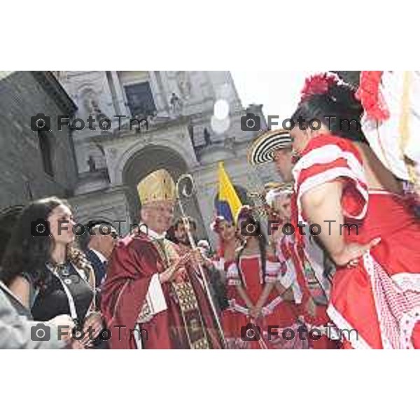 Tiziano Manzoni/LaPresse 26-08 2025 Italia Cronaca Bergamo Sant’Alessandro, patrono della città Messa con il Vescovo Beschi Monsignor Bonicelli e gruppi folcloristici bolivia macedoni montengro