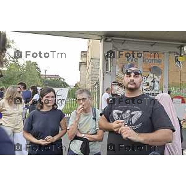Tiziano Manzoni/LaPresse 26-78 2025 Italia Cronaca BergamoAutolinee bus pic nic solidale associazioni Oltre Pacipaciana Mediterranea Ester Cattaneo, di spazio Oltre Rita Fenaroli, di Mediterranea, Stefano Quaglia, del Pacì Paciana