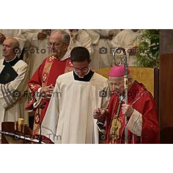 Tiziano Manzoni/LaPresse 26-08 2025 Italia Cronaca Bergamo Sant’Alessandro, patrono della città Messa con il Vescovo Beschi Monsignor Bonicelli e gruppi folcloristici bolivia macedoni montengro