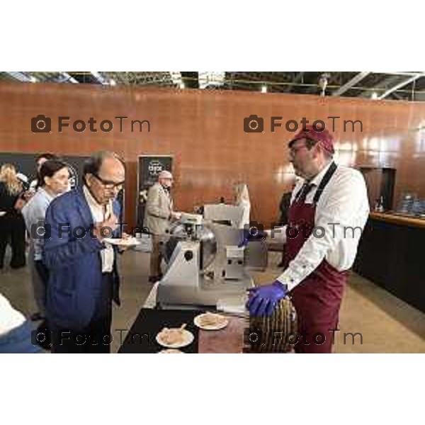 Tiziano Manzoni/LaPresse 2-7 2025 Italia Cronaca Bergamo spazio contemporaneo Gres Art 67 evento conclusivo di Great Taste in Italy, l’edizione zero di uno dei più autorevoli sistemi di valutazione e accreditamento di prodotti alimentari nel mondo, nata con l\'obiettivo di celebrare le pluralità delle eccellenze gastronomiche