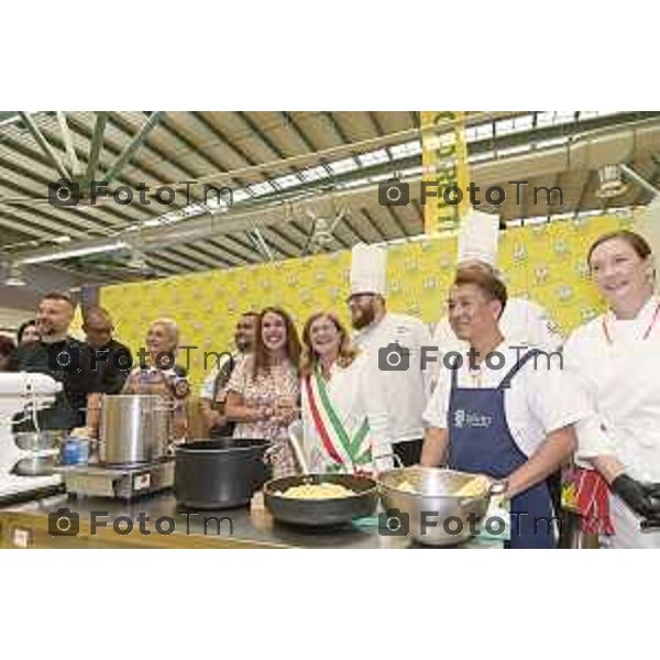 Tiziano Manzoni/LaPresse 05-9- 2025 Italia Cronaca Bergamo Fiera Nuova e Promoberg inaugurazione Fiera di Sant’Alessandro 2025.