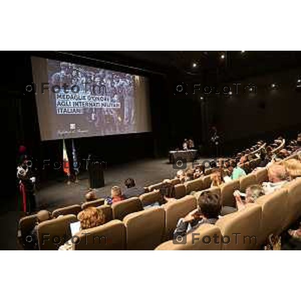 Tiziano Manzoni/LaPresse 18-9- 2025 Italia CronacaBergamo Prefetto di Bergamo alla celebrazione della \'Giornata degli internati italiani nei campi di concentramento tedeschi durante la seconda Guerra Mondiale gruppo Stezzano