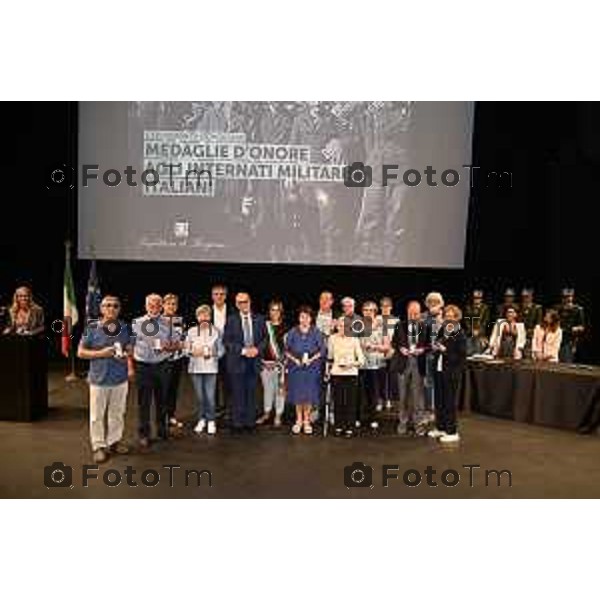 Tiziano Manzoni/LaPresse 18-9- 2025 Italia CronacaBergamo Prefetto di Bergamo alla celebrazione della \'Giornata degli internati italiani nei campi di concentramento tedeschi durante la seconda Guerra Mondiale gruppo Stezzano