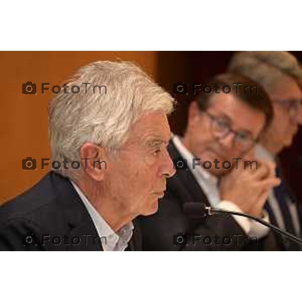Tiziano Manzoni/LaPresse 19-9- 2025 nella foto il tavolo e i relatori Claudio Martelli, Maria Elena Boschi, Giorgio Gori, Emilio Delbono e Mattia Palazzi Italia Cronaca Bergamo che promuovono la nascita del nuovo circolo Matteotti a Bergamo Cristina Parodi