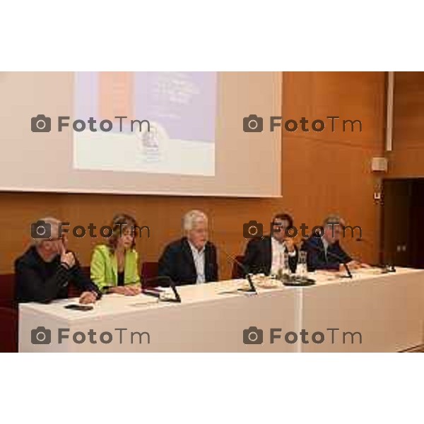 Tiziano Manzoni/LaPresse 19-9- 2025 nella foto il tavolo e i relatori Claudio Martelli, Maria Elena Boschi, Giorgio Gori, Emilio Delbono e Mattia Palazzi Italia Cronaca Bergamo che promuovono la nascita del nuovo circolo Matteotti a Bergamo Cristina Parodi