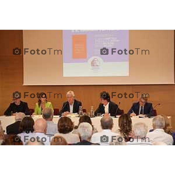 Tiziano Manzoni/LaPresse 19-9- 2025 nella foto il tavolo e i relatori Claudio Martelli, Maria Elena Boschi, Giorgio Gori, Emilio Delbono e Mattia Palazzi Italia Cronaca Bergamo che promuovono la nascita del nuovo circolo Matteotti a Bergamo Cristina Parodi