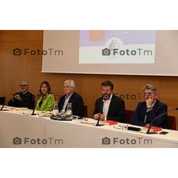 Tiziano Manzoni/LaPresse 19-9- 2025 nella foto il tavolo e i relatori Claudio Martelli, Maria Elena Boschi, Giorgio Gori, Emilio Delbono e Mattia Palazzi Italia Cronaca Bergamo che promuovono la nascita del nuovo circolo Matteotti a Bergamo Cristina Parodi