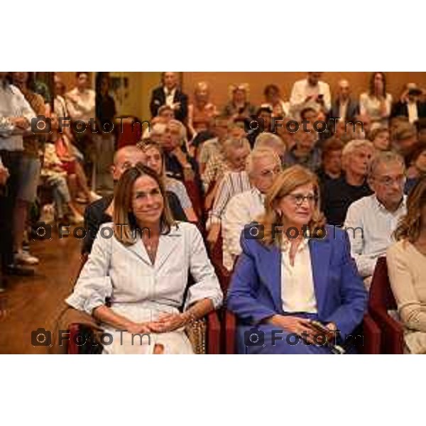 Tiziano Manzoni/LaPresse 19-9- 2025 nella foto il tavolo e i relatori Claudio Martelli, Maria Elena Boschi, Giorgio Gori, Emilio Delbono e Mattia Palazzi Italia Cronaca Bergamo che promuovono la nascita del nuovo circolo Matteotti a Bergamo Cristina Parodi