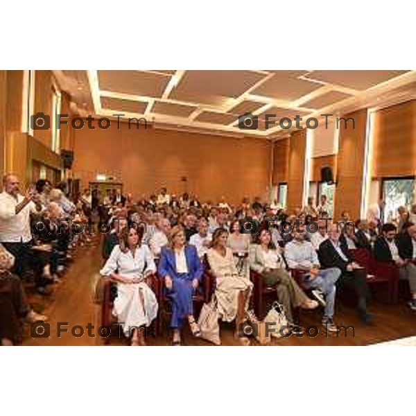 Tiziano Manzoni/LaPresse 19-9- 2025 nella foto il tavolo e i relatori Claudio Martelli, Maria Elena Boschi, Giorgio Gori, Emilio Delbono e Mattia Palazzi Italia Cronaca Bergamo che promuovono la nascita del nuovo circolo Matteotti a Bergamo Cristina Parodi