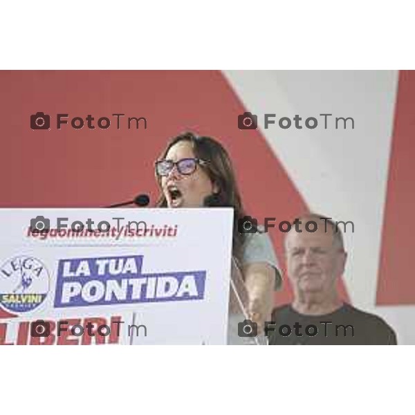 Tiziano Manzoni/LaPresse 21-09- 2025 Italia Cronaca Pontida Bergamo raduno Leghista sul prato del paese Lombardo Alessandra Locatelli ministra 2025