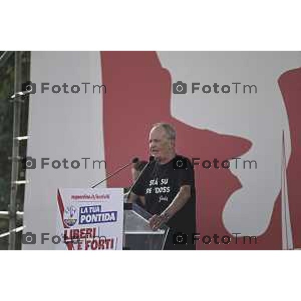 Tiziano Manzoni/LaPresse 21-09- 2025 Italia Cronaca Pontida Bergamo raduno Leghista sul prato del paese Lombardo Calderoli Roberto 2025
