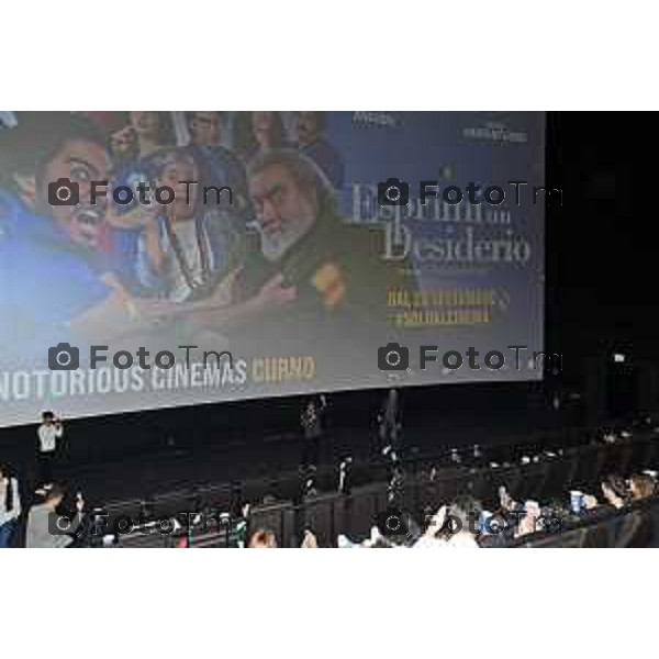 Tiziano Manzoni/LaPresse 5-9- 2025 Italia Cronaca BergamoCurno Max Angioni incontrerà il pubblico al Notorious Cinemas del film "Esprimi un desiderio" insieme al regista Volfango De Biasi.