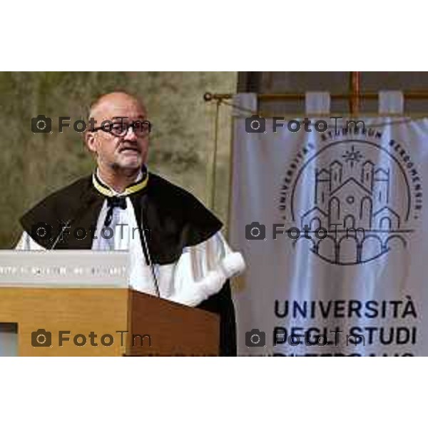 Tiziano Manzoni/LaPresse26-9- 2025 Italia Cronaca Bergamo dottorande e ai dottorandi del XLI ciclo, Rettore prof. Sergio Cavalieri e del prof. Gianpietro Cossali, Direttore della Scuola di Alta Formazione Davide Vettore (Ingegneria e Scienze Applicate) e la dott.ssa Gaia Cristinziano (Studi umanistici transculturali). prof.ssa Sigrid Adriaenssens della Princeton University