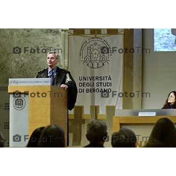 Tiziano Manzoni/LaPresse26-9- 2025 Italia Cronaca Bergamo dottorande e ai dottorandi del XLI ciclo, Rettore prof. Sergio Cavalieri e del prof. Gianpietro Cossali, Direttore della Scuola di Alta Formazione Davide Vettore (Ingegneria e Scienze Applicate) e la dott.ssa Gaia Cristinziano (Studi umanistici transculturali). prof.ssa Sigrid Adriaenssens della Princeton University