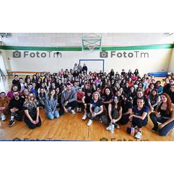 Tiziano Manzoni/LaPresse 29-09 - 2025 Italia Cronaca Bergamo Corso autodifesa donne Giulia Facchinetti nella foto il marito Yuri Ambrosioni nella fase di insegnamento