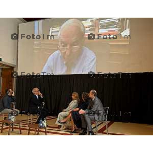 Tiziano Manzoni/LaPresse 30-9- 2025 Italia Cronaca Bergamo conferenza "un progetto con la città” che vede protagonisti la Fondazione A.J.Zaninoni e il Comune di Bergamo in occasione dei 25 anni della Fondazione. Sindaca Elena Carnevali, la Presidente della Fondazione A.J.Zaninoni Pia Locatelli, l’assessore alla Rigenerazione urbana Francesco Valesini. Interverrà in collegamento, il professor Giuliano Amato, Presidente emerito della Corte Costituzionale.