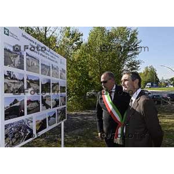 Tiziano Manzoni/LaPresse1-10- 2025 Italia Cronaca Albano Sant\'Alessandro (Bergamo), inaugurazione area di laminazione sul torrente Zerra, Attilio Fontana e l\'assessore Territorio e Sistemi verdi Gianluca Comazzi primo lotto. Saranno presenti anche i sindaci di Albano Sant\'Alessandro Gianmario Zanga e di Torre de\' Roveri Matteo Lebbolo.i