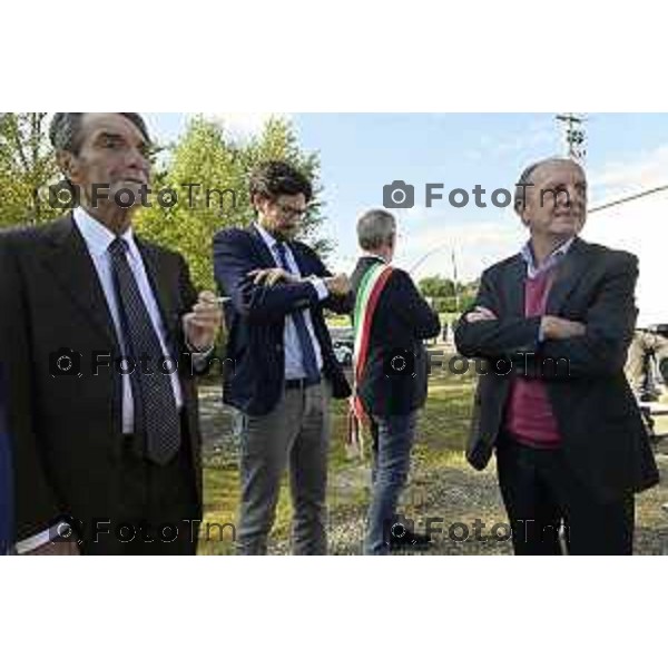 Tiziano Manzoni/LaPresse1-10- 2025 Italia Cronaca Albano Sant\'Alessandro (Bergamo), inaugurazione area di laminazione sul torrente Zerra, Attilio Fontana e l\'assessore Territorio e Sistemi verdi Gianluca Comazzi primo lotto. Saranno presenti anche i sindaci di Albano Sant\'Alessandro Gianmario Zanga e di Torre de\' Roveri Matteo Lebbolo.i
