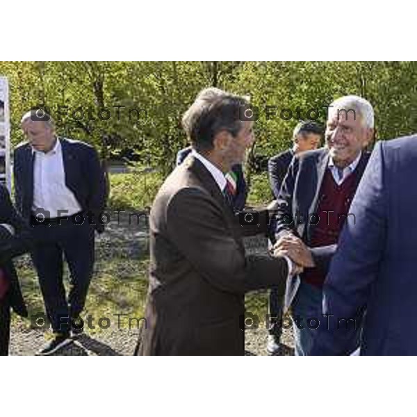 Tiziano Manzoni/LaPresse1-10- 2025 Italia Cronaca Albano Sant\'Alessandro (Bergamo), inaugurazione area di laminazione sul torrente Zerra, Attilio Fontana e l\'assessore Territorio e Sistemi verdi Gianluca Comazzi primo lotto. Sancinelli Montello e Fontana