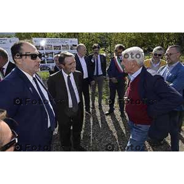 Tiziano Manzoni/LaPresse1-10- 2025 Italia Cronaca Albano Sant\'Alessandro (Bergamo), inaugurazione area di laminazione sul torrente Zerra, Attilio Fontana e l\'assessore Territorio e Sistemi verdi Gianluca Comazzi primo lotto. Sancinelli Montello e Fontana