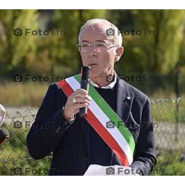 Tiziano Manzoni/LaPresse1-10- 2025 Italia Cronaca Albano Sant\'Alessandro (Bergamo), inaugurazione area di laminazione sul torrente Zerra, Attilio Fontana e l\'assessore Territorio e Sistemi verdi Gianluca Comazzi primo lotto. Saranno presenti anche i sindaci di Albano Sant\'Alessandro Gianmario Zanga