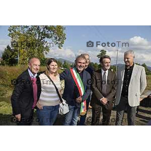 Tiziano Manzoni/LaPresse1-10- 2025 Italia Cronaca Albano Sant\'Alessandro (Bergamo), inaugurazione area di laminazione sul torrente Zerra, Attilio Fontana e l\'assessore Territorio e Sistemi verdi Gianluca Comazzi primo lotto. Saranno presenti anche i sindaci di Albano Sant\'Alessandro Gianmario Zanga e di Torre de\' Roveri Matteo Lebbolo.i