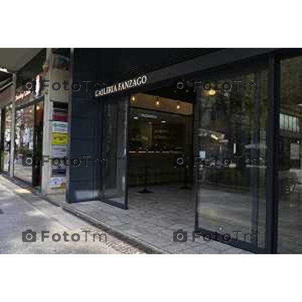 Tiziano Manzoni/LaPresse 3-10- 2025 Italia Cronaca Bergamo Bergamo negozi sfitti galleria falzago