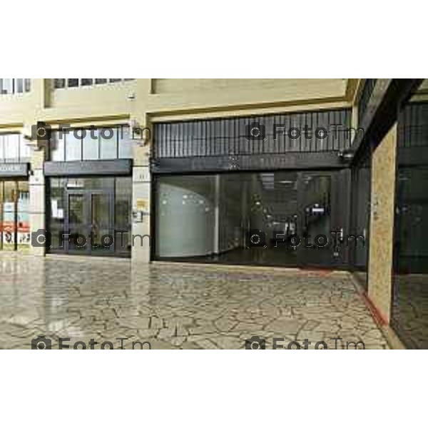 Tiziano Manzoni/LaPresse 3-10- 2025 Italia Cronaca Bergamo Bergamo negozi sfitti galleria falzago
