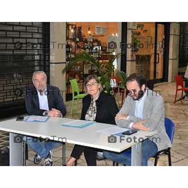 Tiziano Manzoni/LaPresse 3-10- 2025 Italia Cronaca Bergamo Bergamo presentazione del protocollo d’intesa tra Acli Bergamo APS, Caritas Diocesana Bergamasca, Fondazione Diakonìa Onlus e Società San Vincenzo de Paoli ODV. Roberto Cesa, presidente delle Acli di Bergamo APS Don Roberto Trussardi, direttore di Caritas Diocesana Bergamasca Maria Campana, presidente di Società San Vincenzo de Paoli ODV