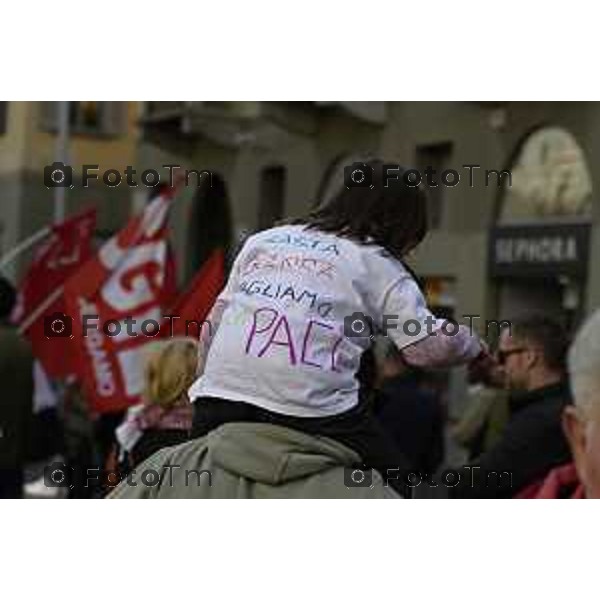Tiziano Manzoni/LaPresse 3-10- 2025 Italia Cronaca Bergamo sciopero generale per fermo flottiglia Marzia Marchesi corteo Blocco treni stazione