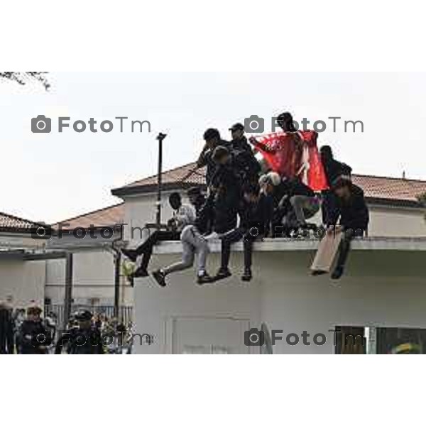 Tiziano Manzoni/LaPresse 3-10- 2025 Italia Cronaca Bergamo sciopero generale per fermo flottiglia Marzia Marchesi corteo Blocco treni stazione
