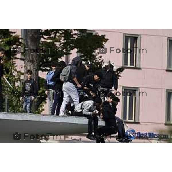 Tiziano Manzoni/LaPresse 3-10- 2025 Italia Cronaca Bergamo sciopero generale per fermo flottiglia Marzia Marchesi corteo Blocco treni stazione