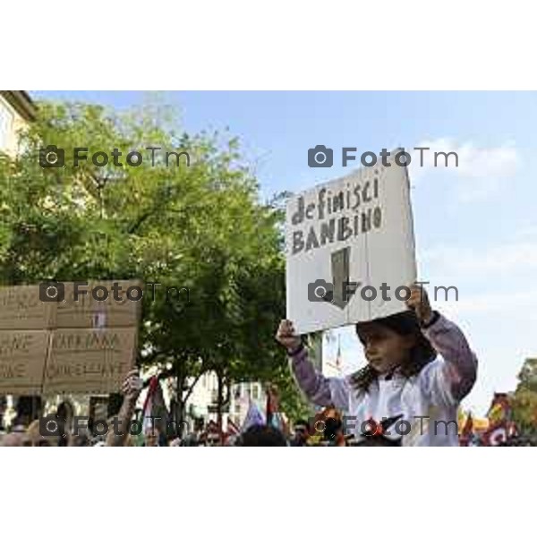 Tiziano Manzoni/LaPresse 3-10- 2025 Italia Cronaca Bergamo sciopero generale per fermo flottiglia Marzia Marchesi corteo Blocco treni stazione