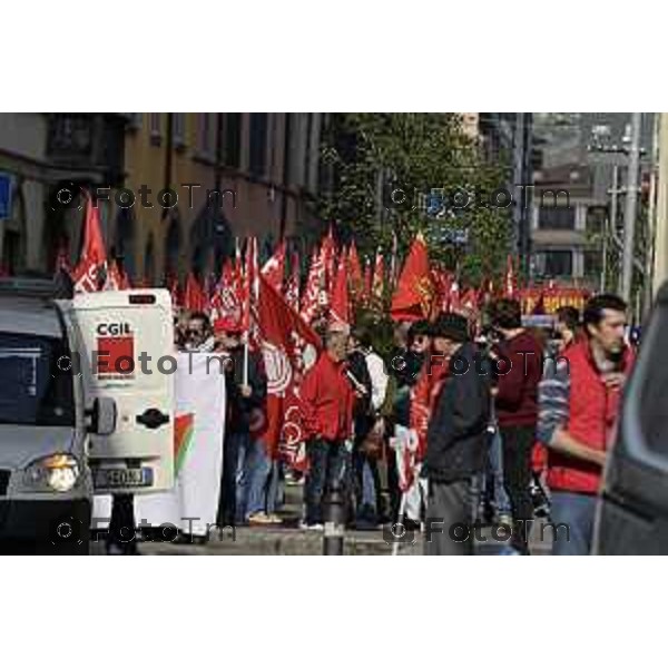 Tiziano Manzoni/LaPresse 3-10- 2025 Italia Cronaca Bergamo sciopero generale per fermo flottiglia Marzia Marchesi corteo Blocco treni stazione