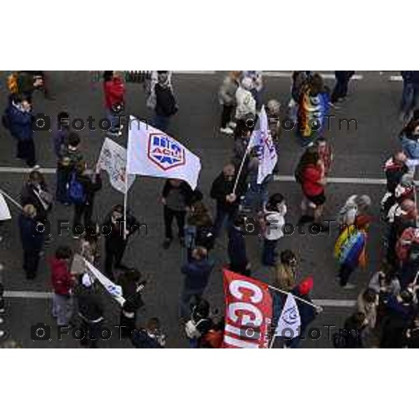 Tiziano Manzoni/LaPresse 3-10- 2025 Italia Cronaca Bergamo sciopero generale per fermo flottiglia Marzia Marchesi corteo Blocco treni stazione